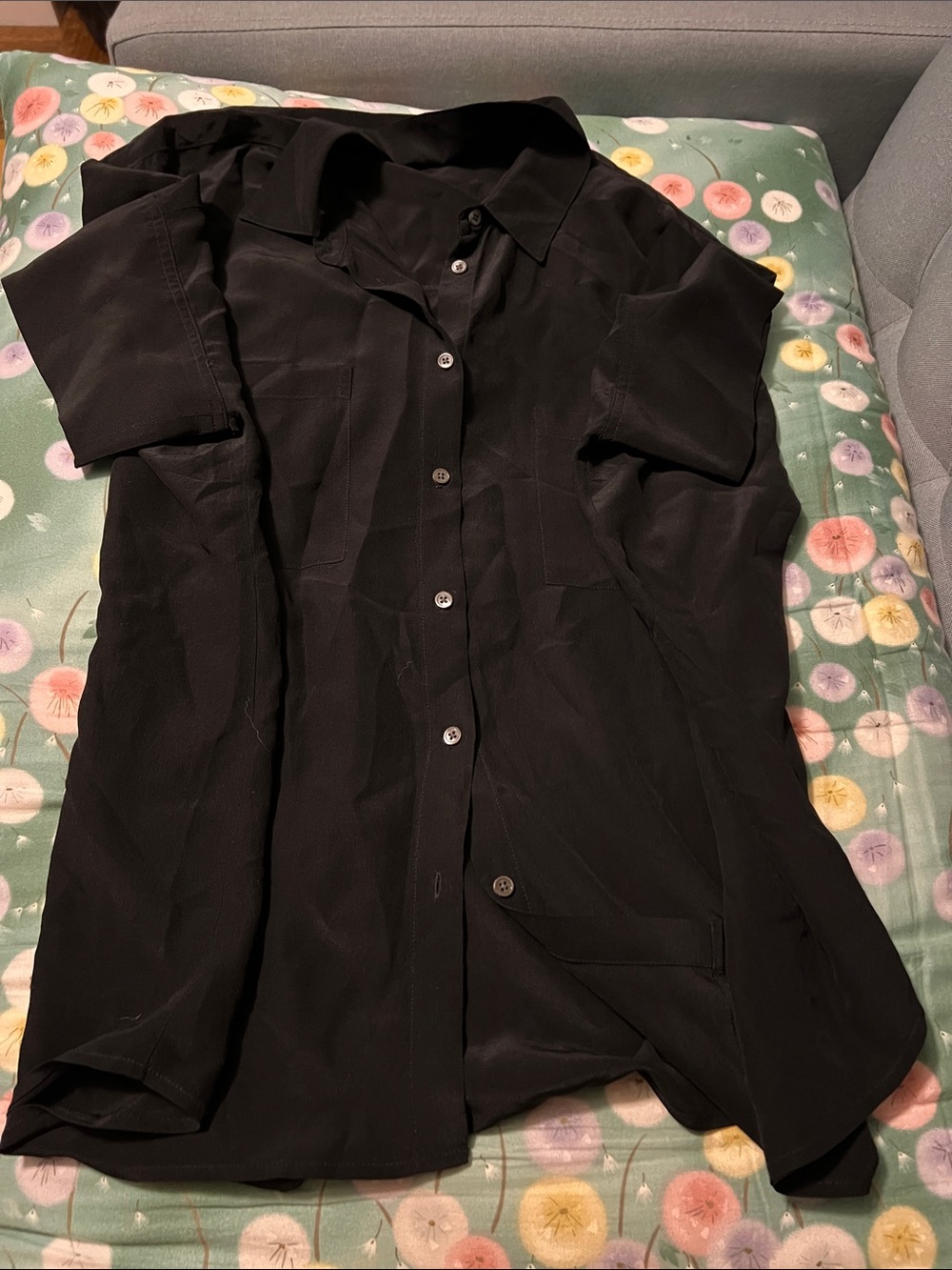 Women’s Black Short-Sleeve Button-Up Shirt